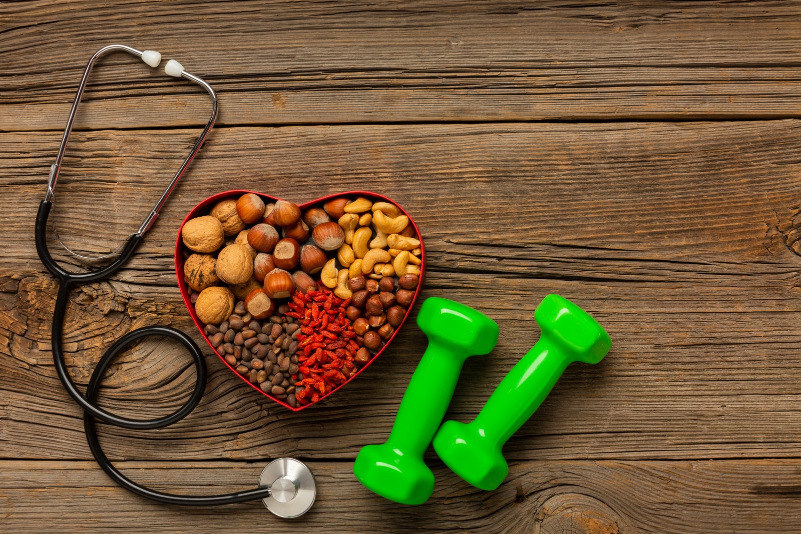 Healthy lifestyle habits including regular exercise, balanced diet, and heart-friendly daily routine to reduce the risk of heart disease.